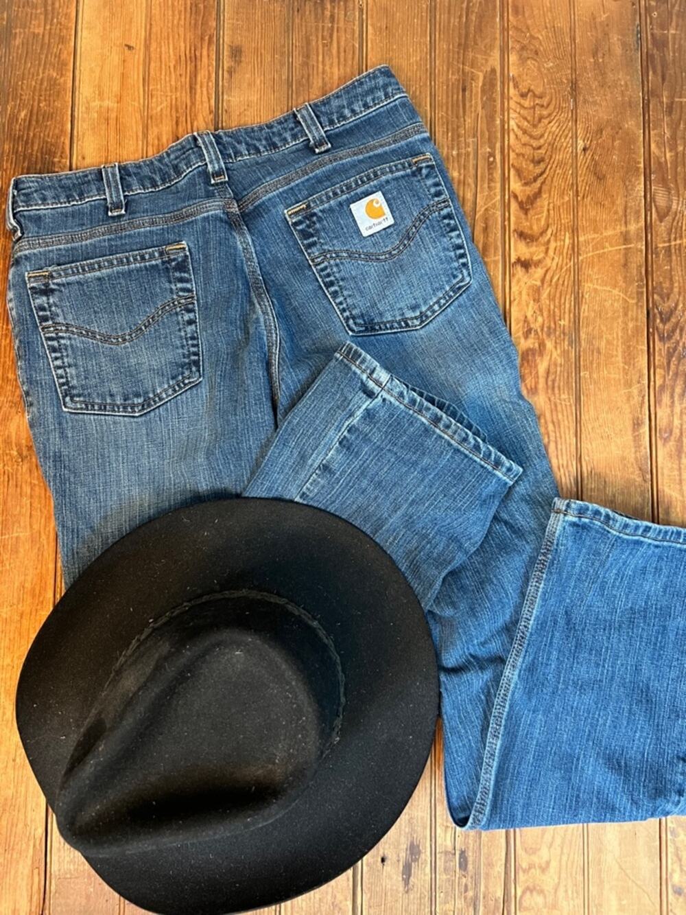 Carhartt Womens Jeans mid rise, boot, cut with Back Pocket Logo size 30